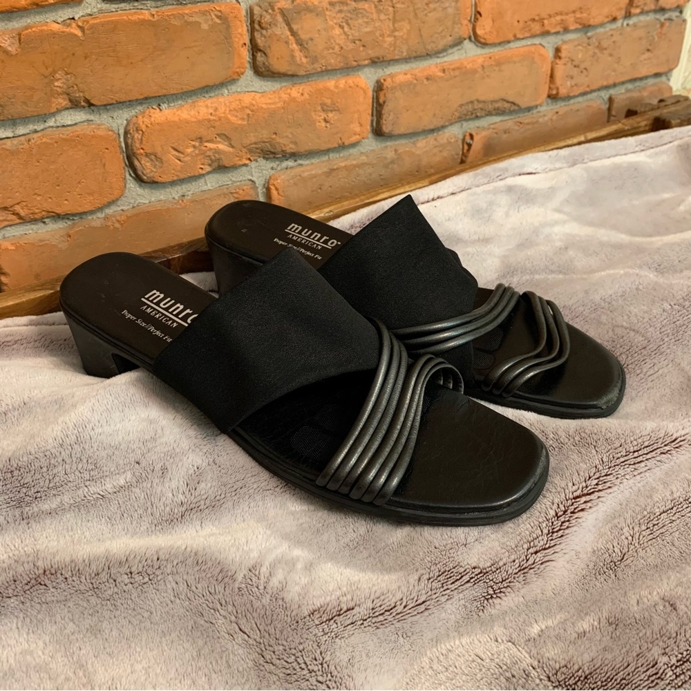 Vintage Munro American Sandals